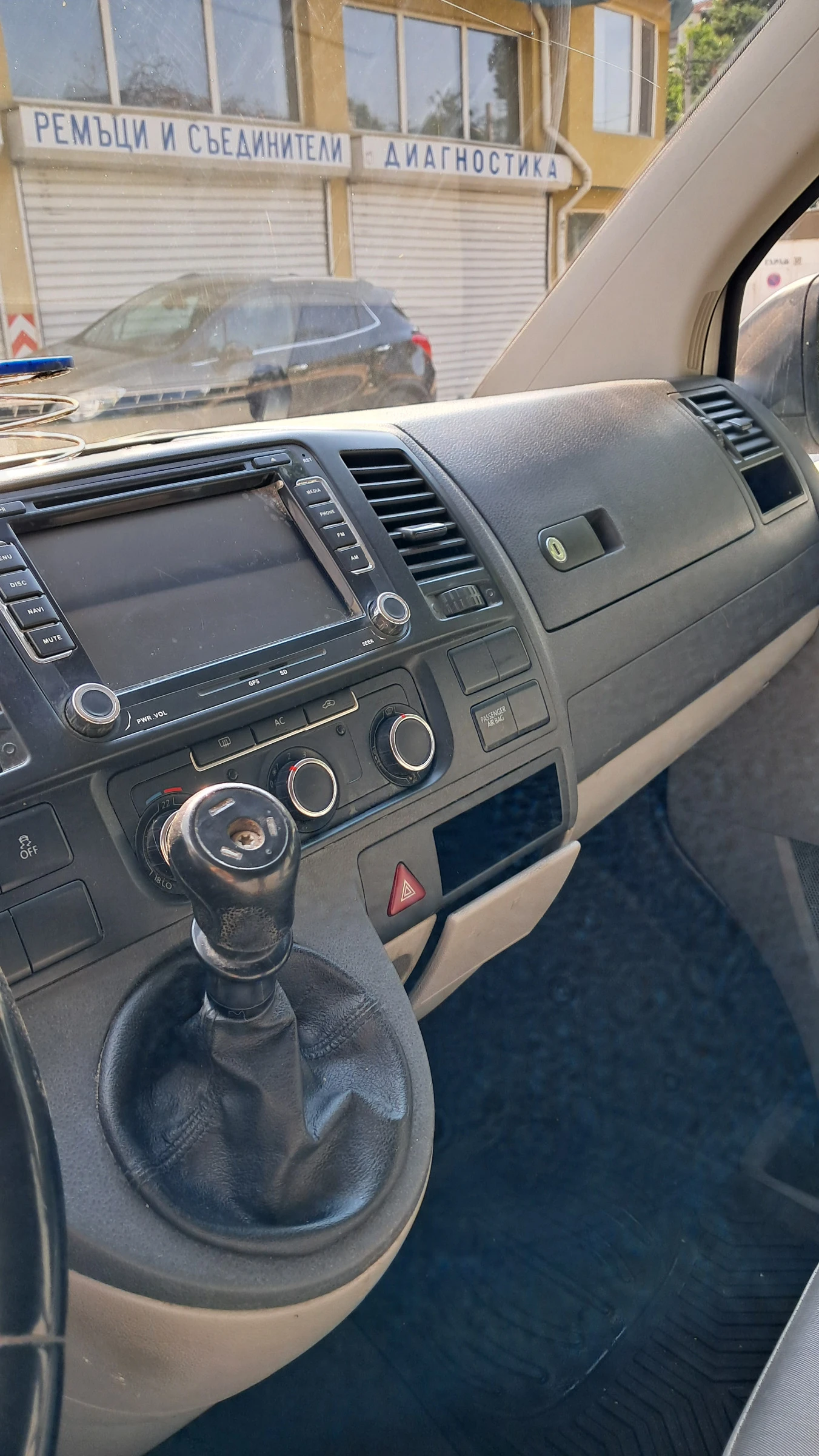 VW T5, снимка 8 - Бусове и автобуси - 56092995