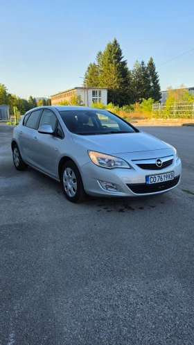 Opel Astra 1.4Turbo Газ. Инж. 6ск, снимка 3