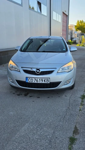 Opel Astra 1.4Turbo Газ. Инж. 6ск, снимка 2