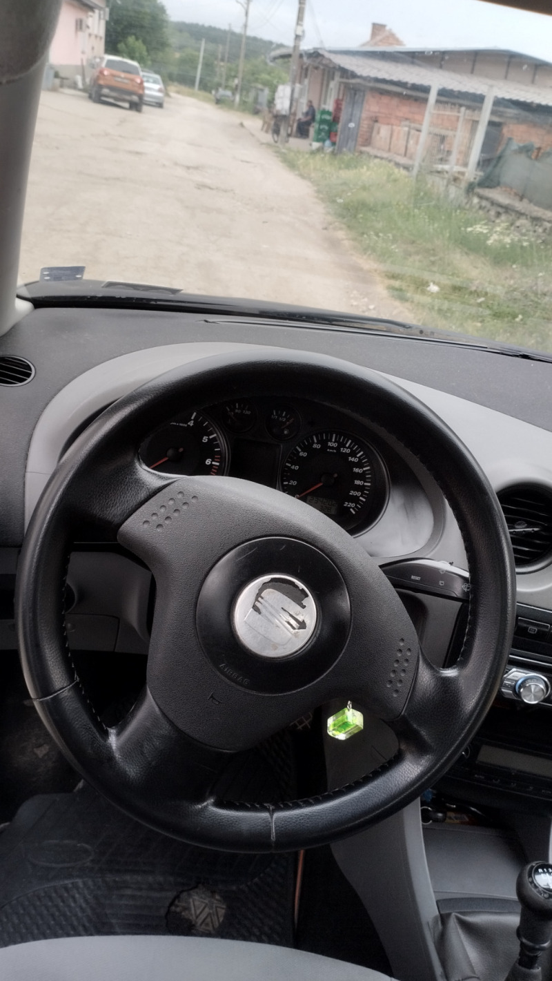 Seat Ibiza, снимка 11 - Автомобили и джипове - 46388995