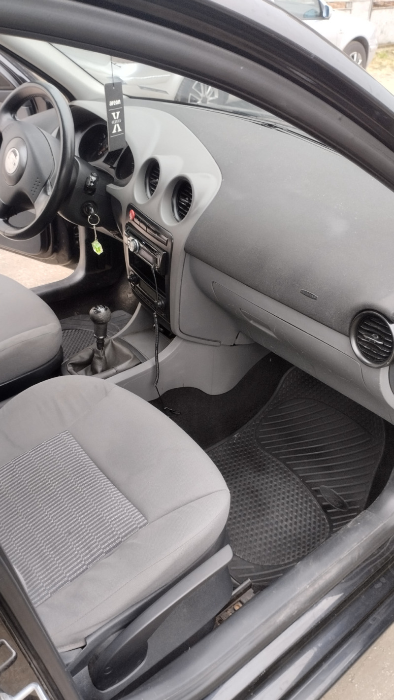 Seat Ibiza, снимка 15 - Автомобили и джипове - 46388995