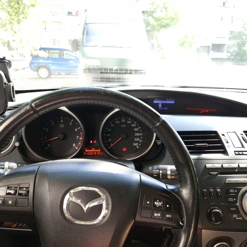 Mazda 3, снимка 11 - Автомобили и джипове - 49520662