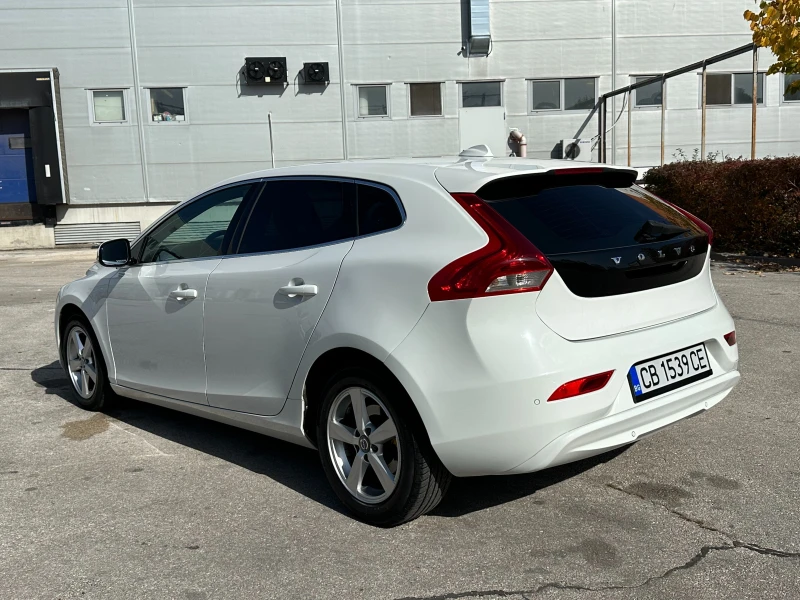 Volvo V40 1.6D  114к.с., снимка 3 - Автомобили и джипове - 47749106