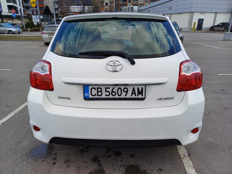 Toyota Auris, снимка 2 - Автомобили и джипове - 48634144