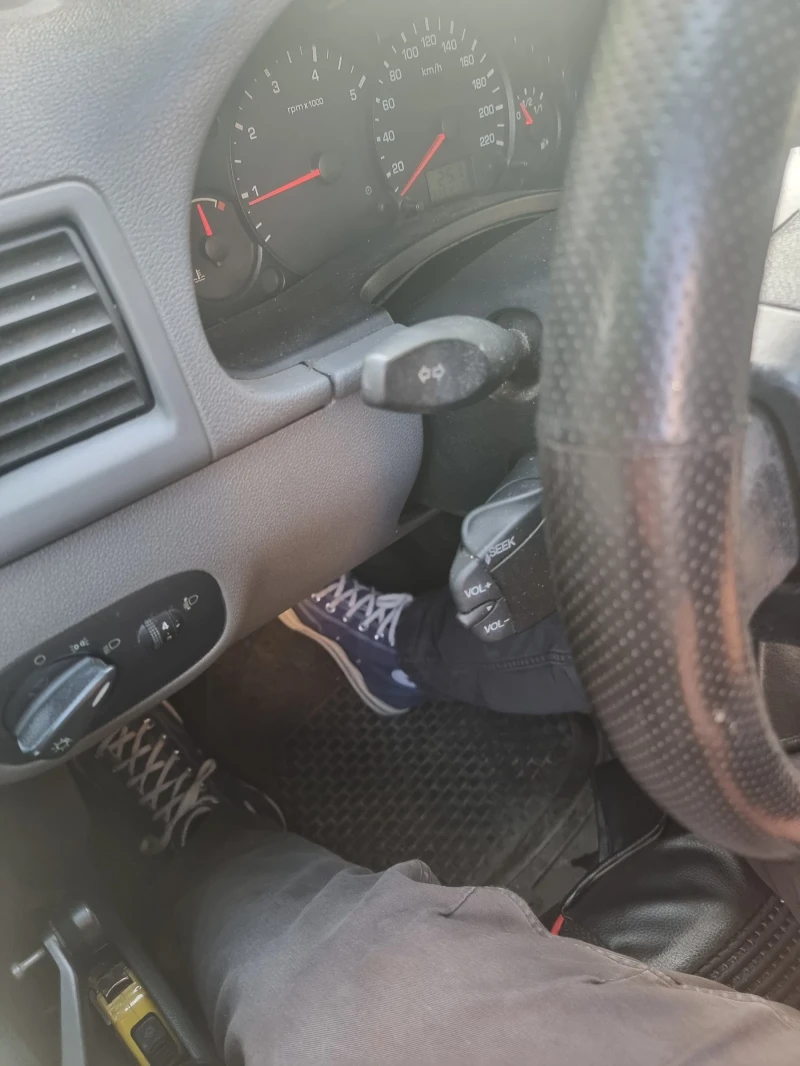 Ford Tourneo Connect 1, 8 TDCI, снимка 4 - Автомобили и джипове - 52632075