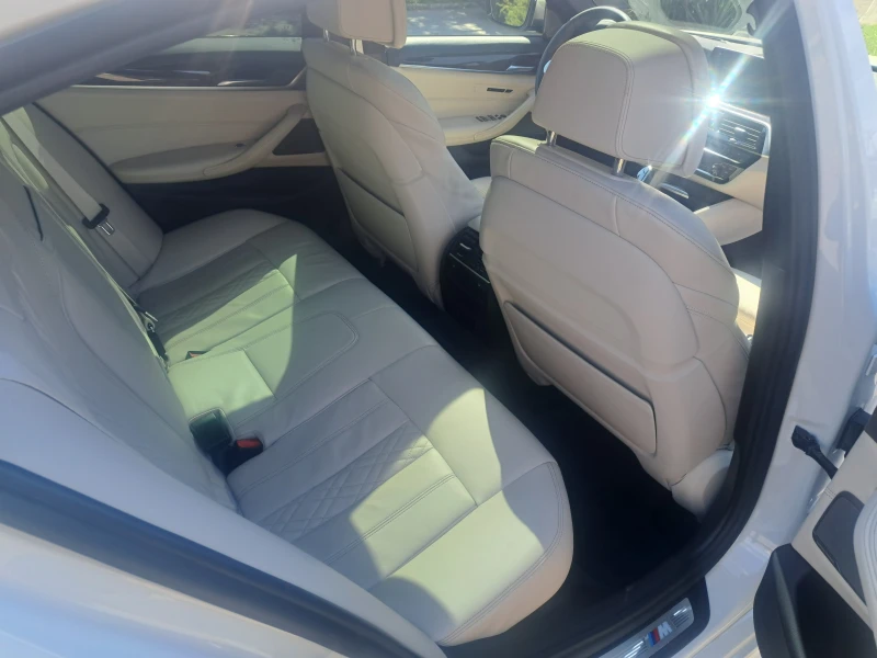 BMW 550 M550 XDrive Full M, снимка 8 - Автомобили и джипове - 52313945