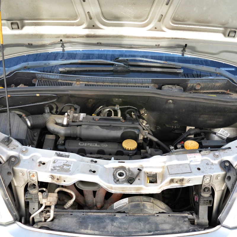 Opel Meriva 1.6 i, снимка 8 - Автомобили и джипове - 52168244