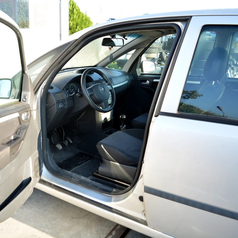 Opel Meriva 1.6 i, снимка 6 - Автомобили и джипове - 52168244
