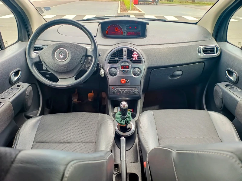 Renault Clio Grand Modus 1.2i Turbo, снимка 17 - Автомобили и джипове - 52991799