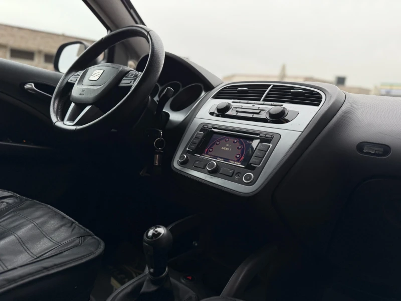 Seat Altea XL 6 МЕСЕЦА ГАРАНЦИЯ/2.0TDI 140к.с. Facelift/Нави, снимка 17 - Автомобили и джипове - 53512688