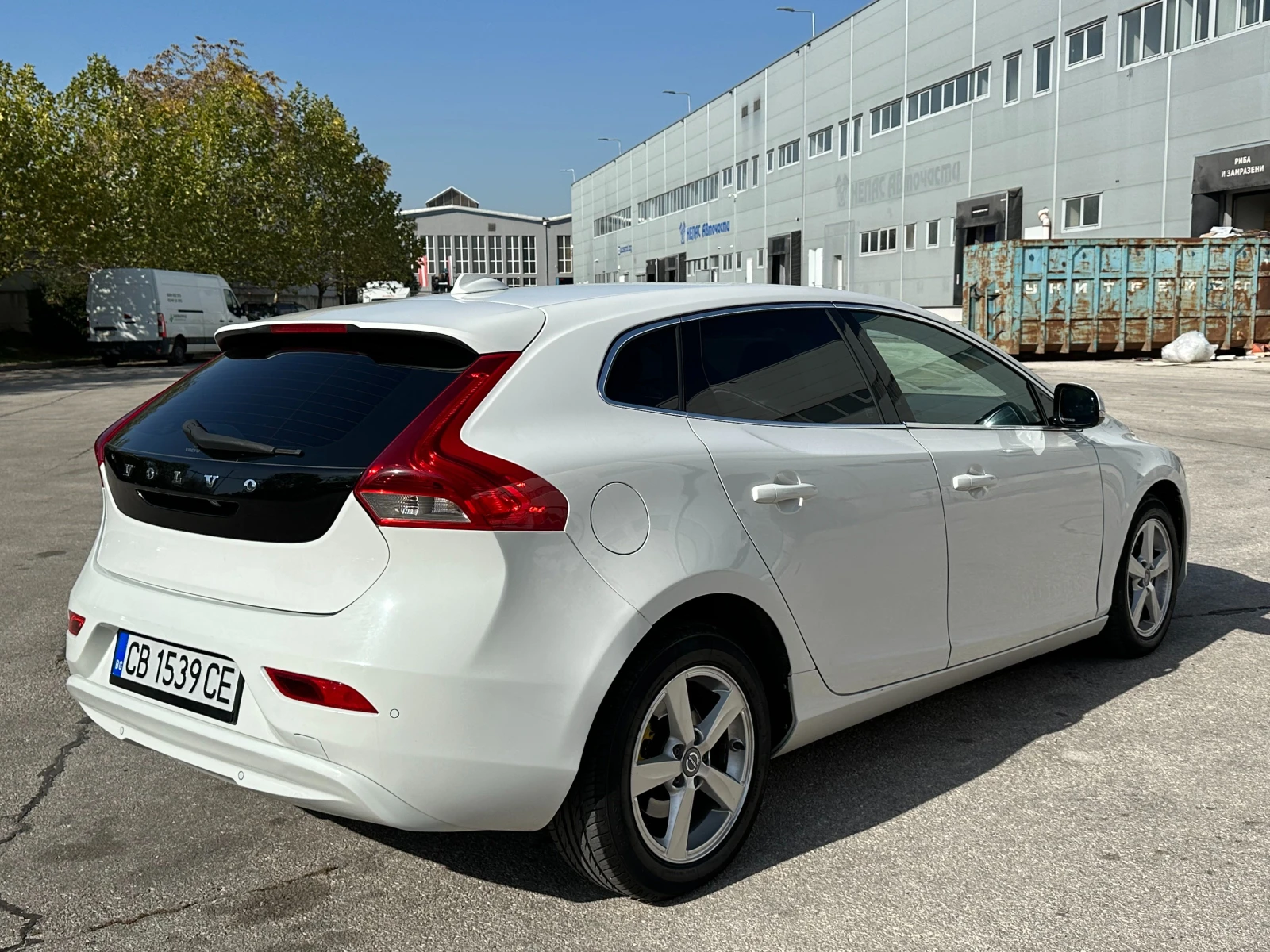 Volvo V40 2.0D  114к.с. - изображение 4