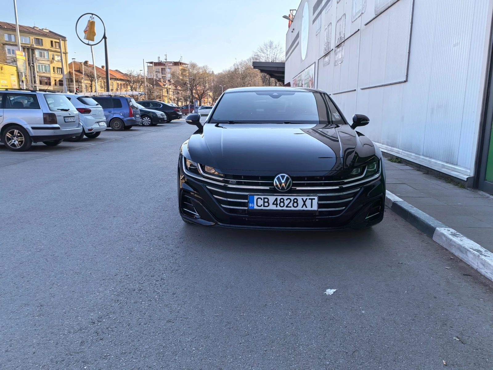 VW Arteon 4x4 200 к.с. ПРОДАДЕН - изображение 4