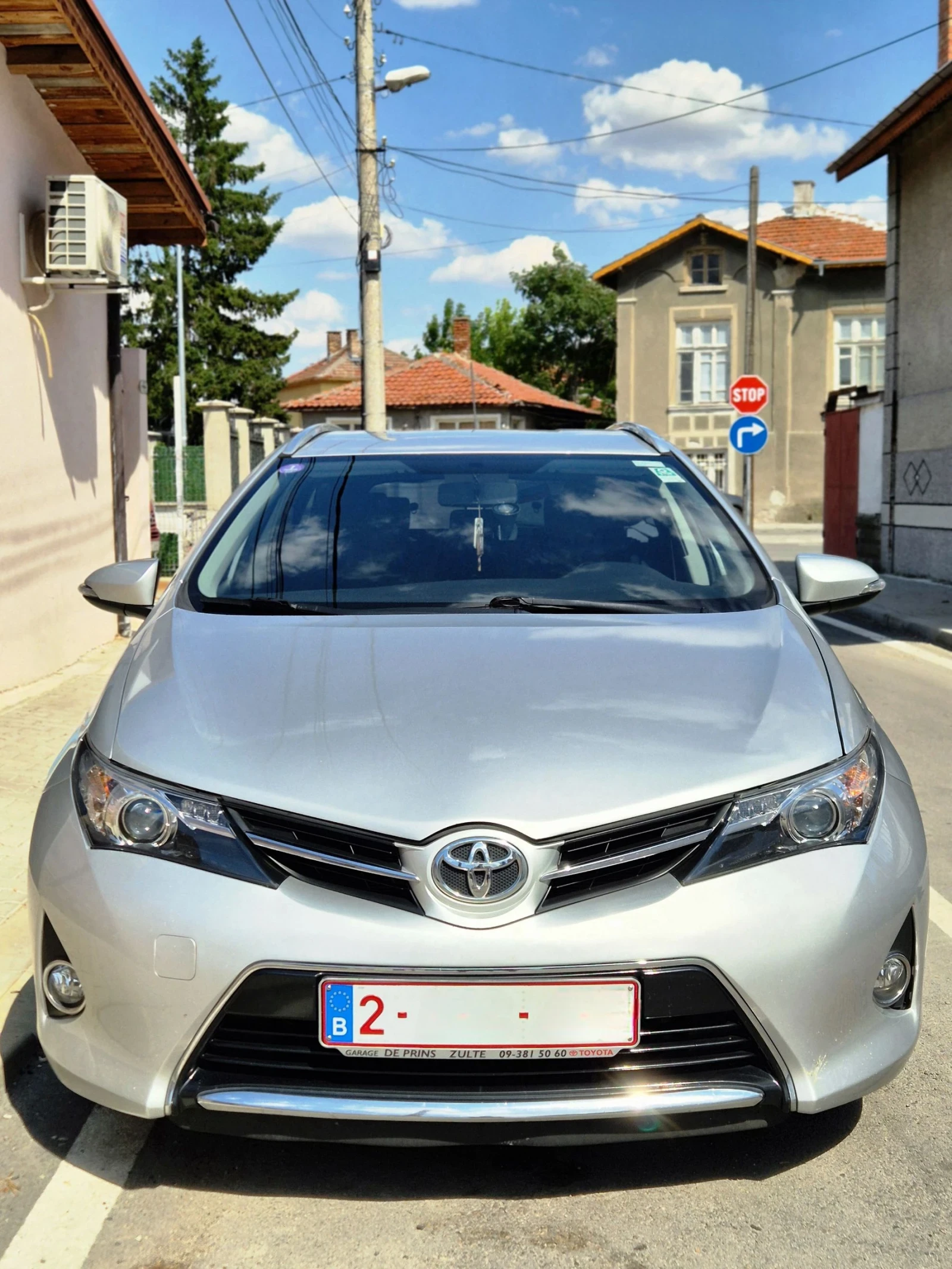 Toyota Auris 1.33i - изображение 2