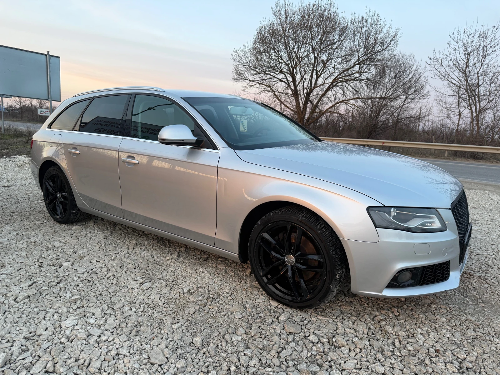 Audi A4 2.0i/180 p.s-Led/Navi/Xenon!!!, снимка 2 - Автомобили и джипове - 53264509