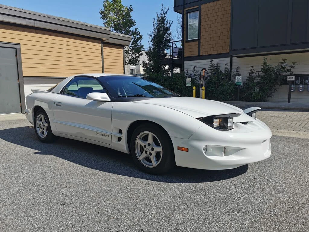 Pontiac Firebird Base, снимка 3 - Автомобили и джипове - 53920030