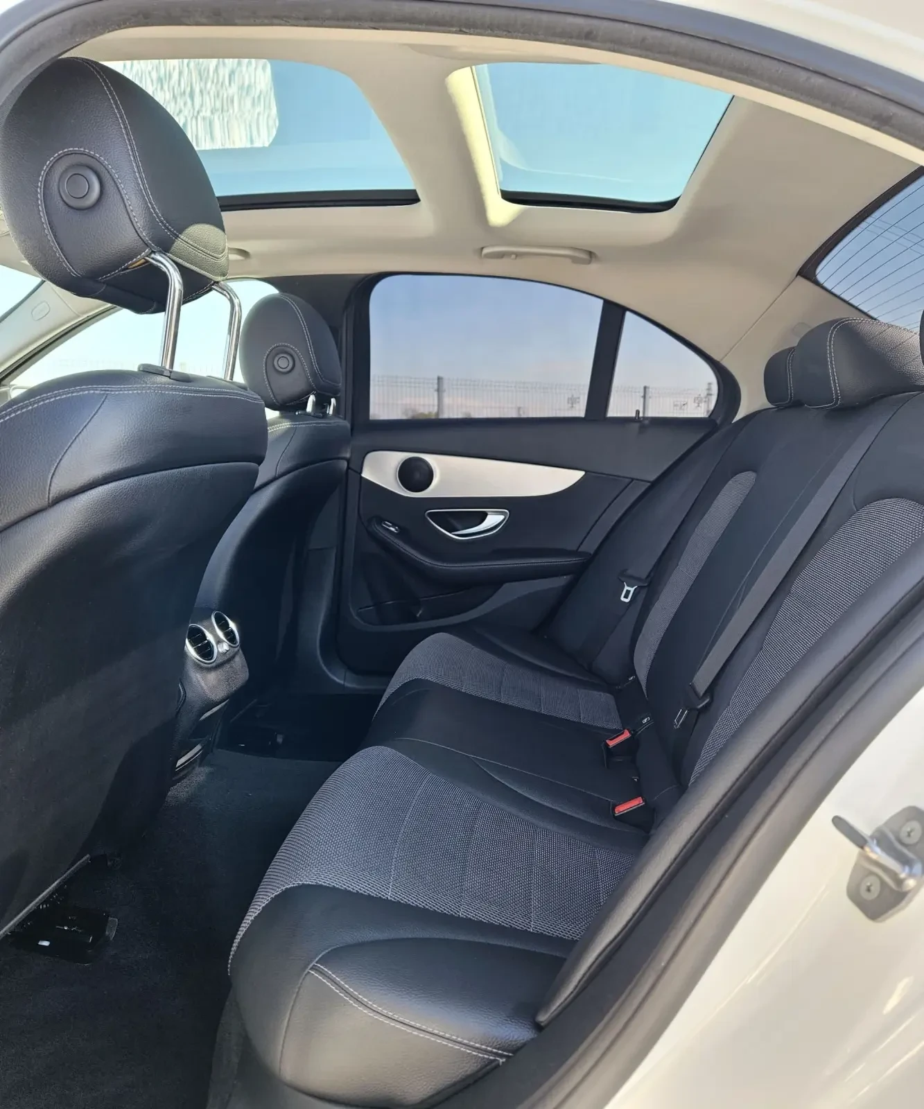 Mercedes-Benz C 220 AMG design , снимка 10 - Автомобили и джипове - 54171498