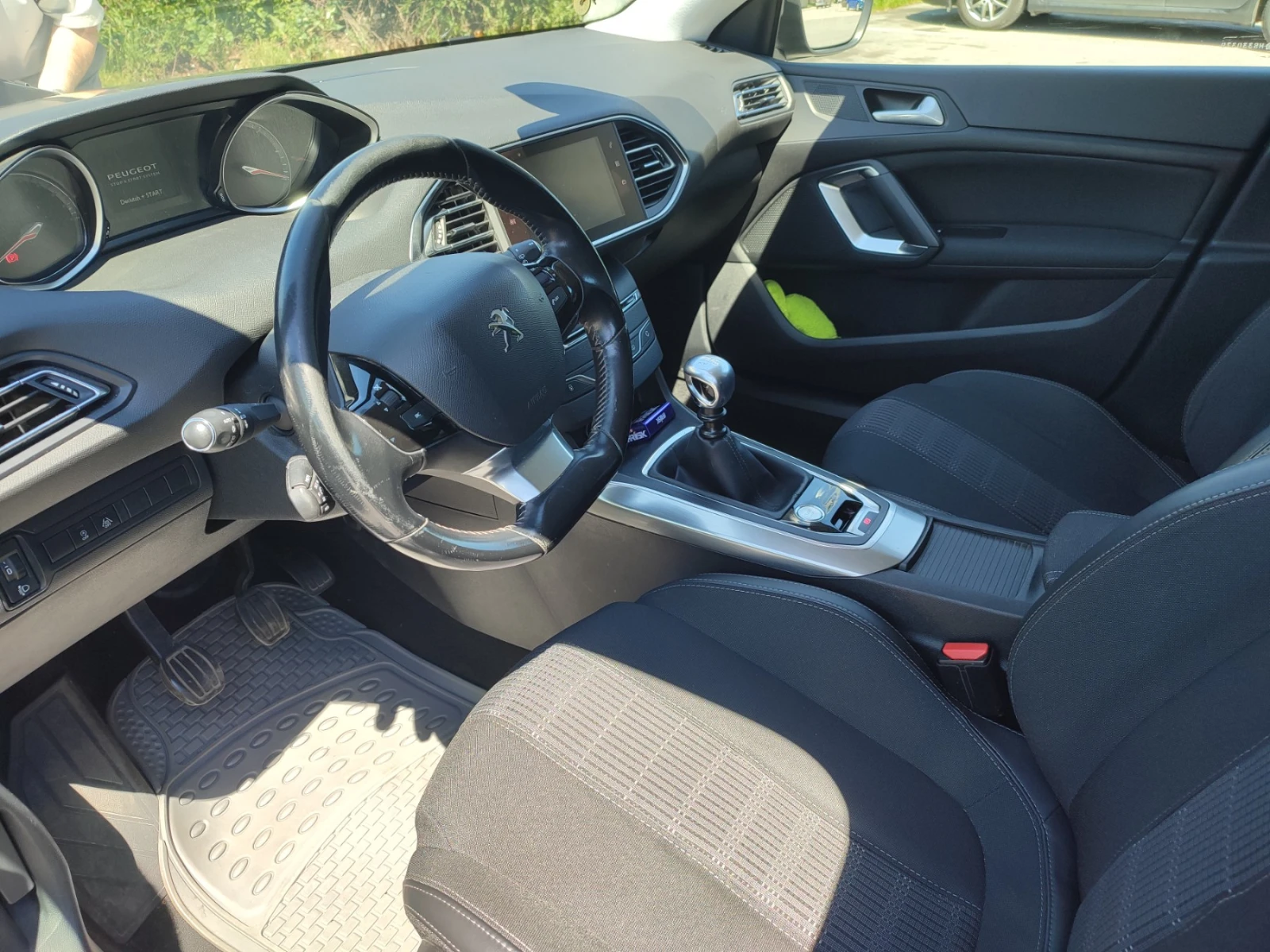Peugeot 308 1.5, снимка 11 - Автомобили и джипове - 54473709