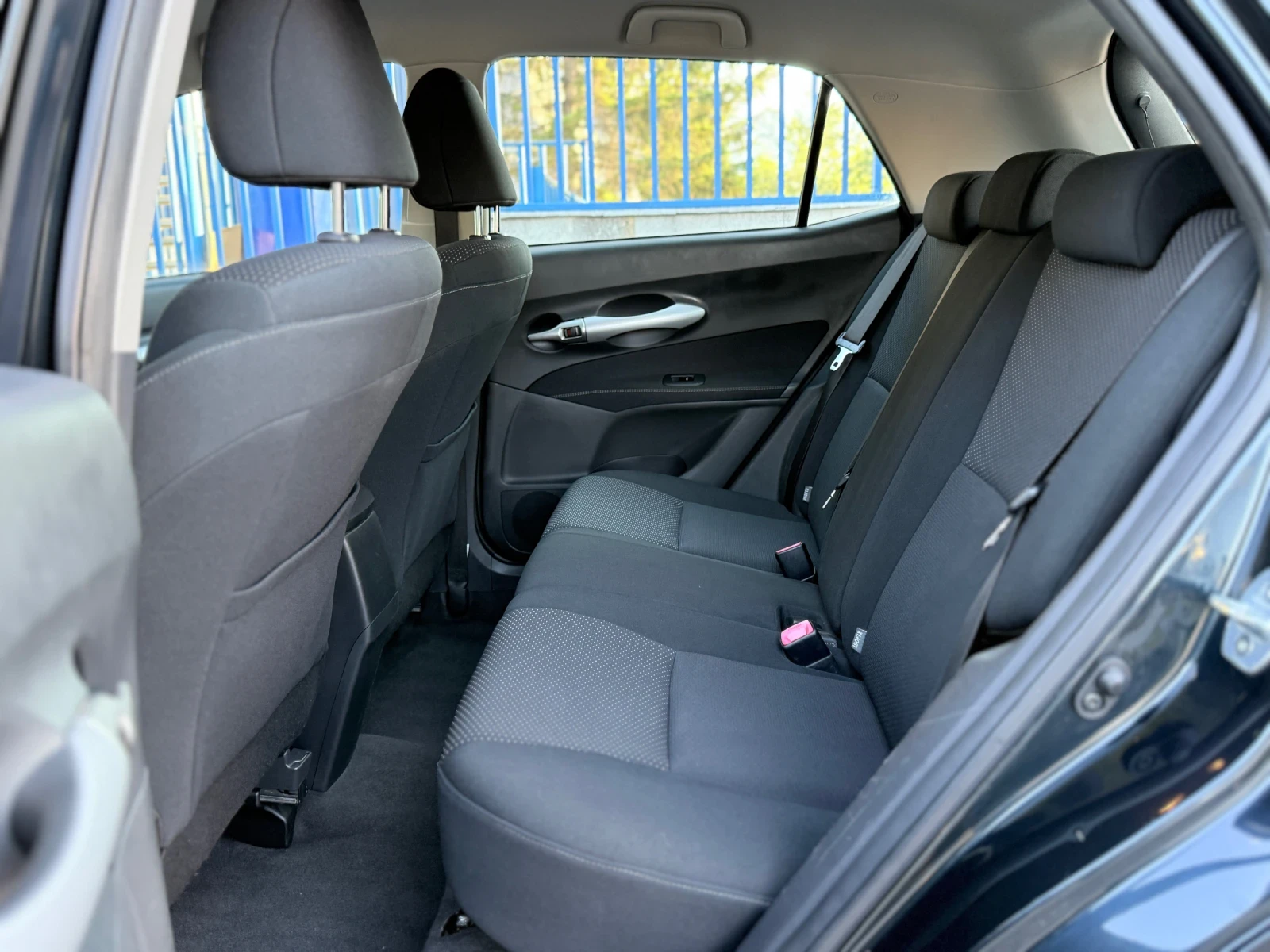 Toyota Auris 1.6i - ФЕЙСЛИФТ - КАМЕРА - НАВИГАЦИЯ - ОТЛИЧНА, снимка 8 - Автомобили и джипове - 54853531