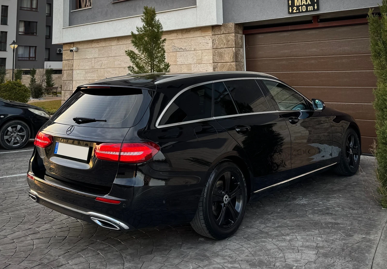 Mercedes-Benz E 220 9-G Multibeam Led Swarovski DynamicSelect 194к.с., снимка 5 - Автомобили и джипове - 54882282