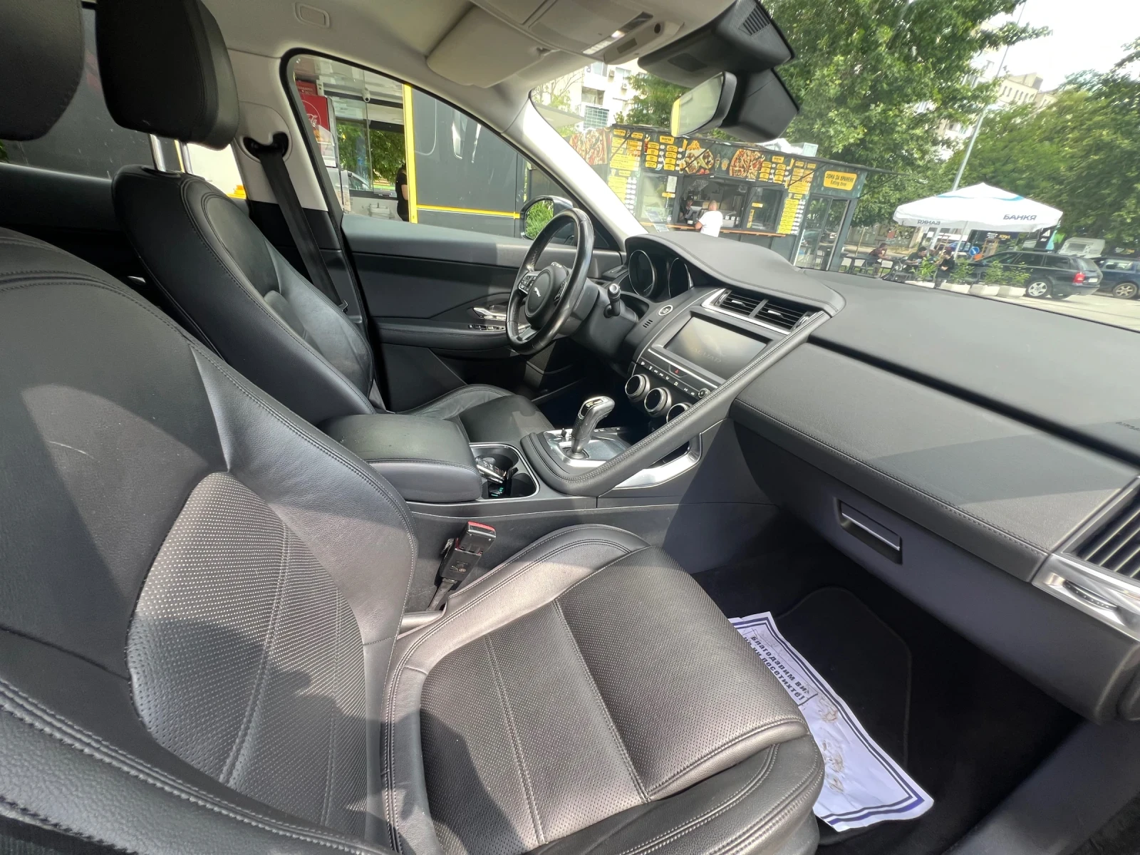 Jaguar E-pace R Dynamic 180D, снимка 13 - Автомобили и джипове - 54959707