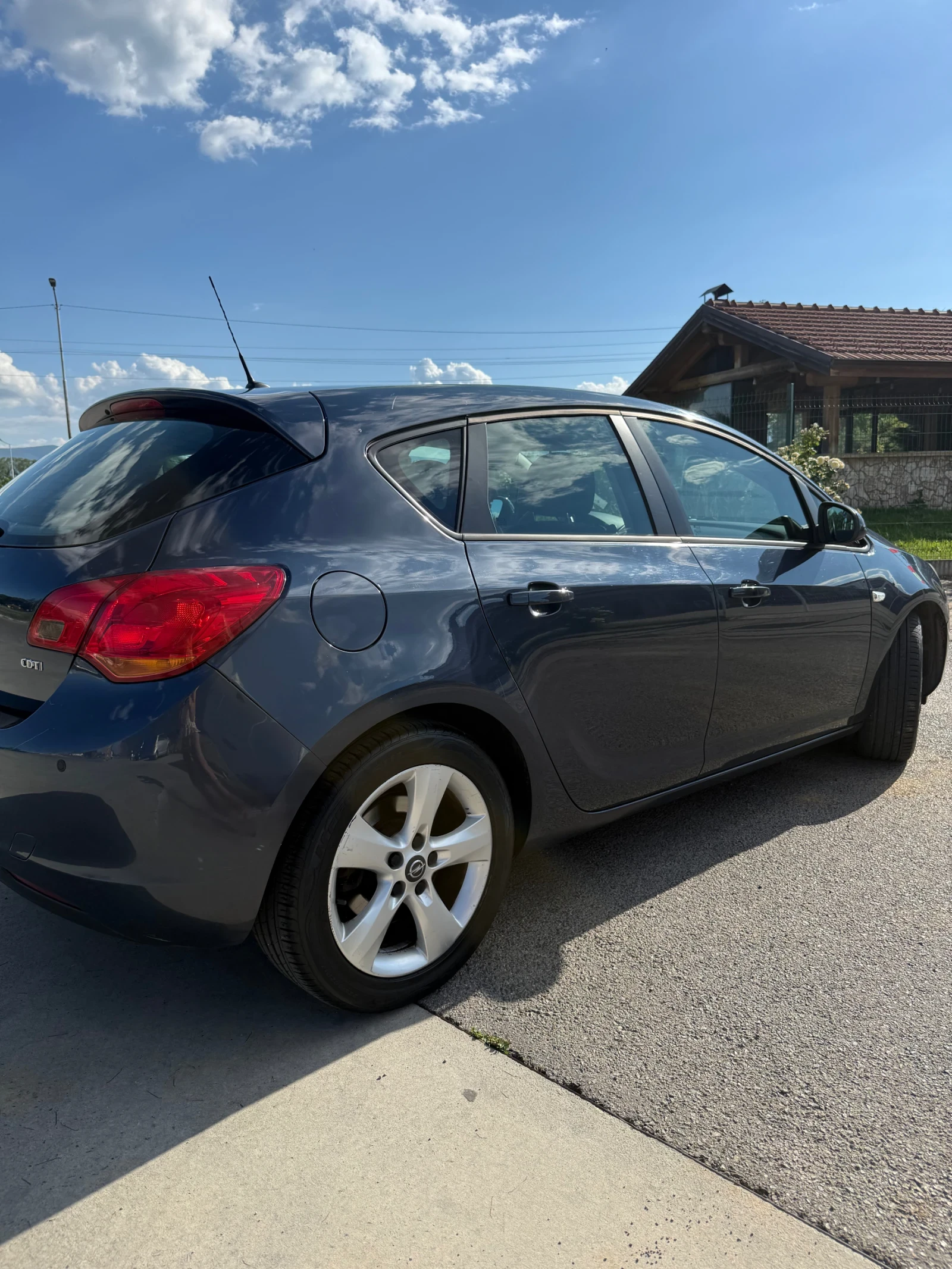 Opel Astra 1.7 CDTI, снимка 4 - Автомобили и джипове - 54973465