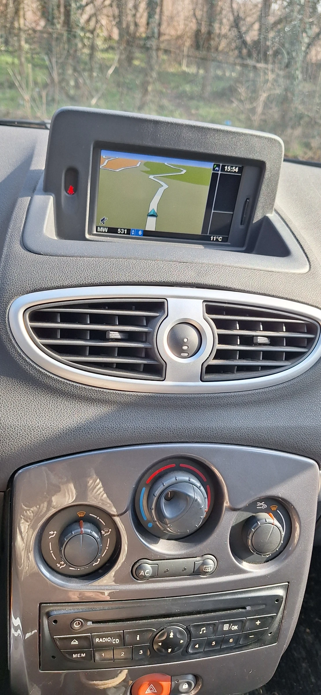 Renault Clio, снимка 4 - Автомобили и джипове - 55014935