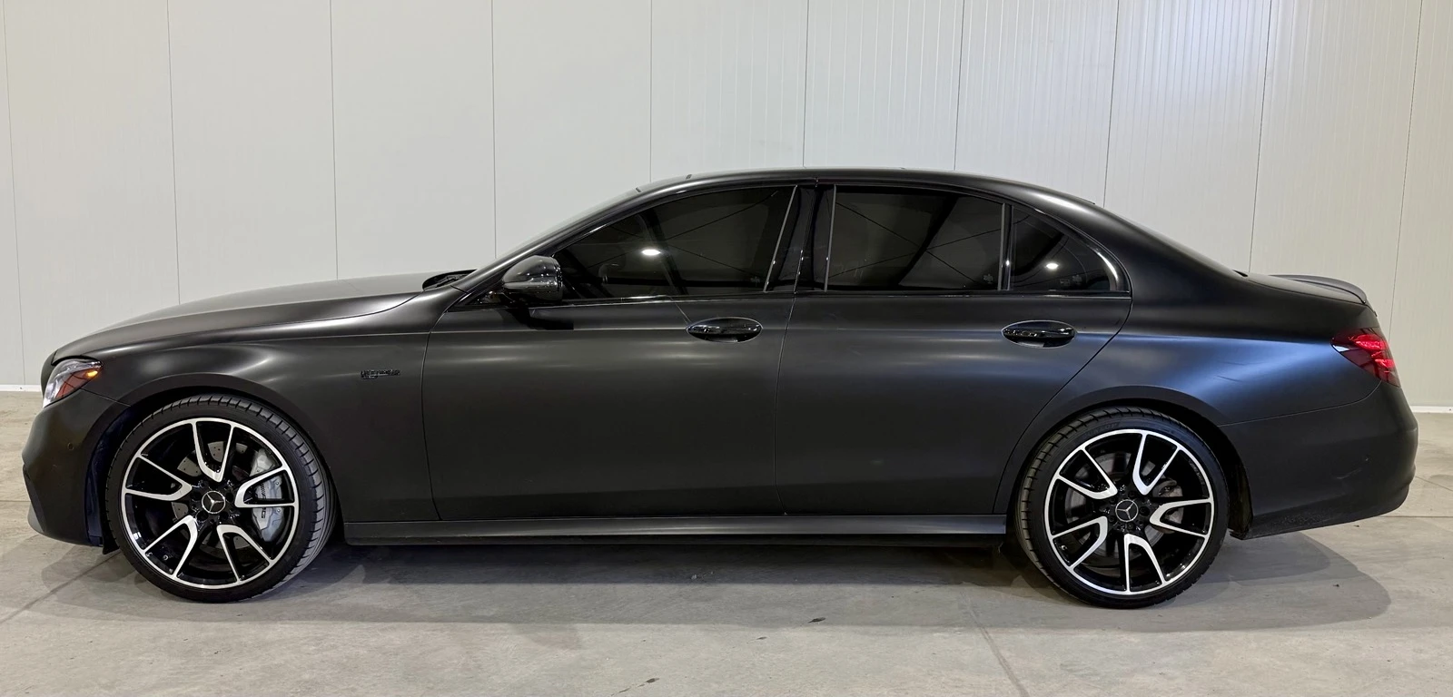 Mercedes-Benz E 43 AMG 4M Night Package, снимка 2 - Автомобили и джипове - 55103947
