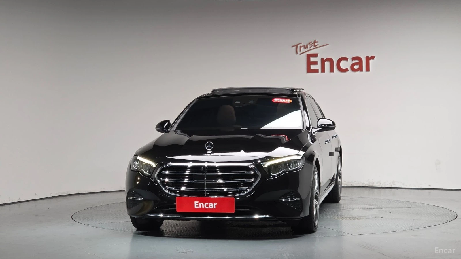 Mercedes-Benz E 220 4MATIC* EXCLUSIVE* ПОДГРЕВ* ОБДУХВАНЕ* ПАНО* 360* , снимка 3 - Автомобили и джипове - 55502116