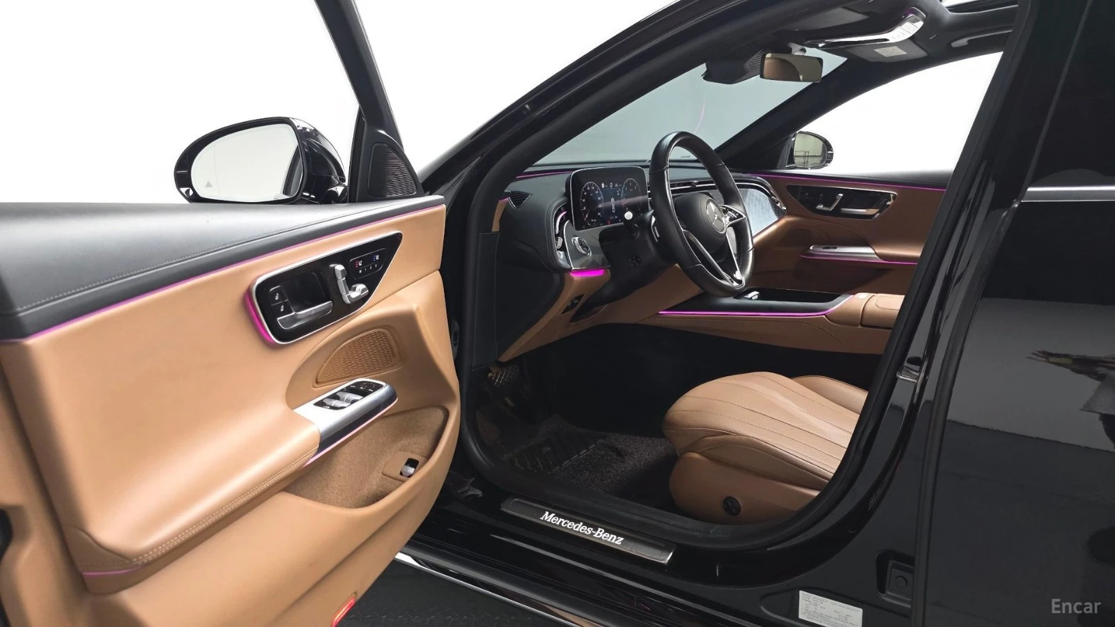 Mercedes-Benz E 220 4MATIC* EXCLUSIVE* ПОДГРЕВ* ОБДУХВАНЕ* ПАНО* 360* , снимка 8 - Автомобили и джипове - 55502116