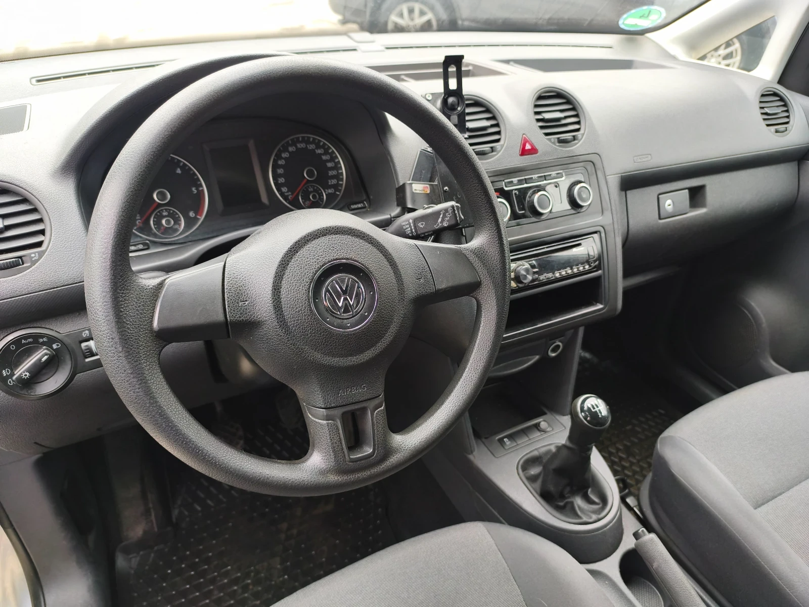 VW Caddy 1.6 Dizel klima, снимка 7 - Автомобили и джипове - 55554690