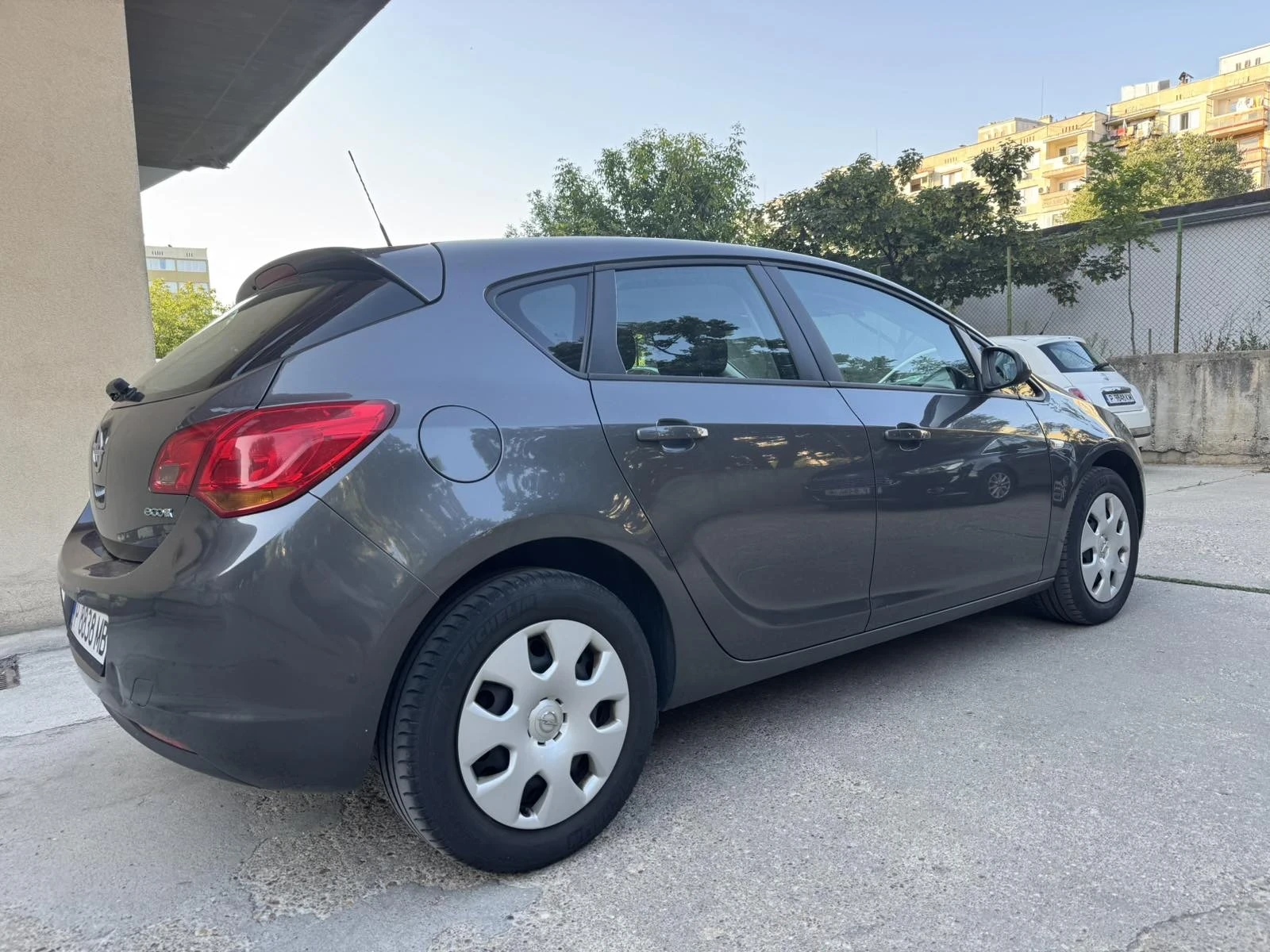 Opel Astra 1.4 87hp, снимка 7 - Автомобили и джипове - 55619580