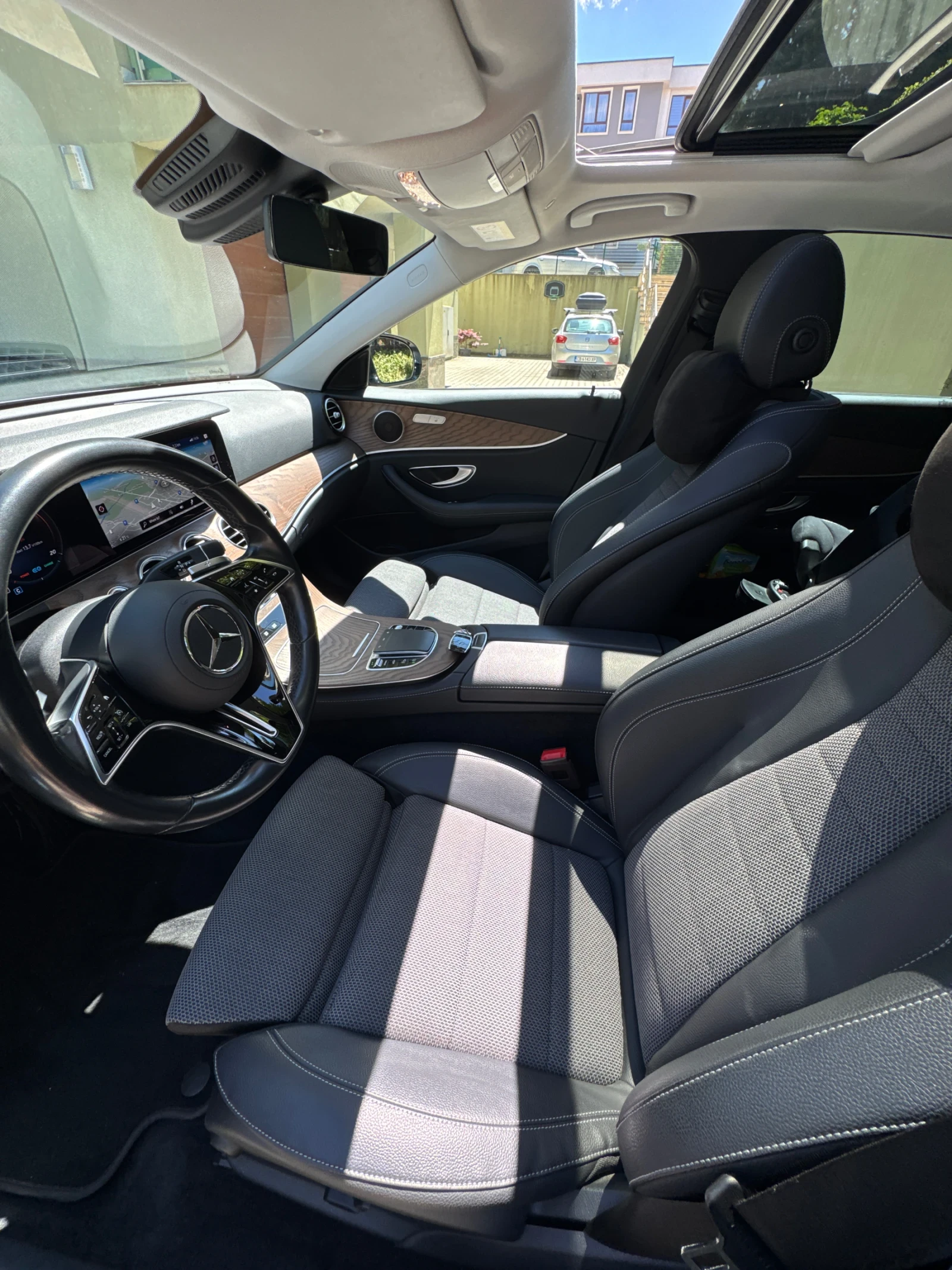 Mercedes-Benz E 200 EXCLUSIVE / AIRMATIC ВЪЗДУХ / ПОД ГАРАНЦИЯ, снимка 12 - Автомобили и джипове - 55696381