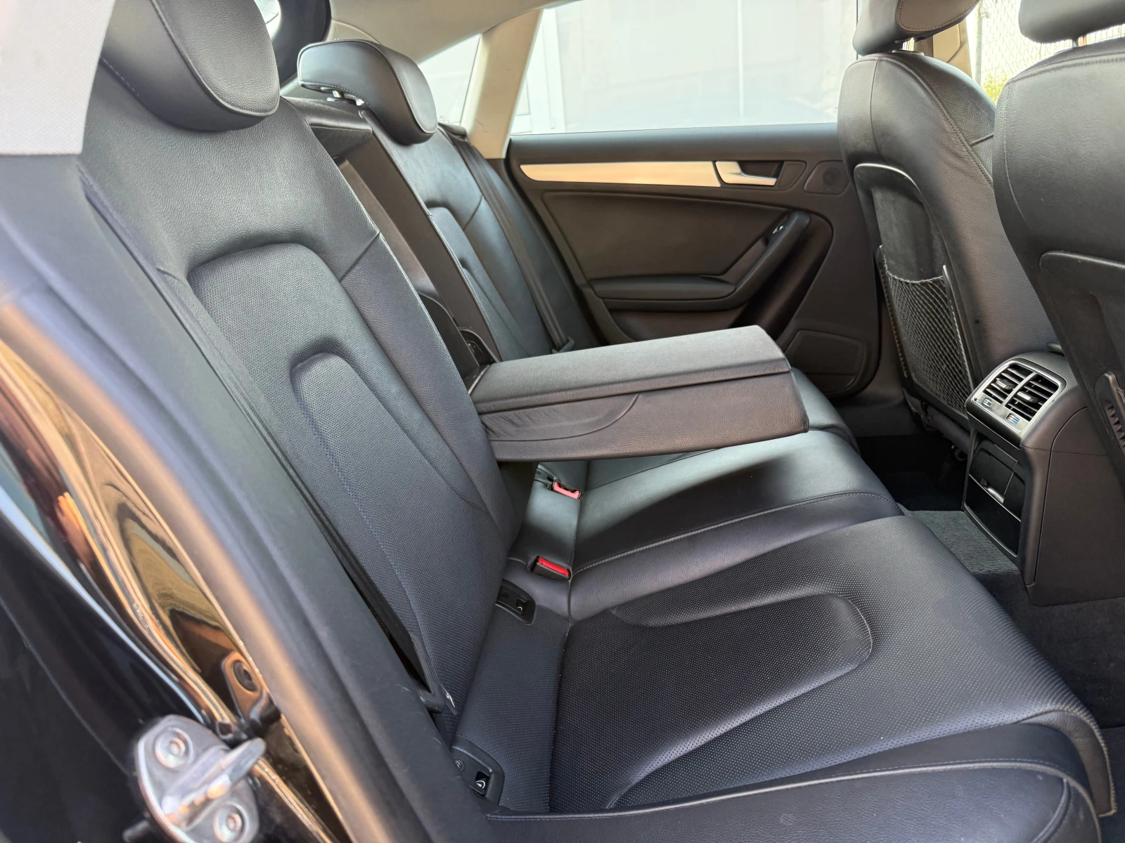 Audi A5 SB 3.0tdi QUATTRO* ОБДУХВАНЕ* ПОДГРЕВ* ПАМЕТ* LED, снимка 12 - Автомобили и джипове - 55812304