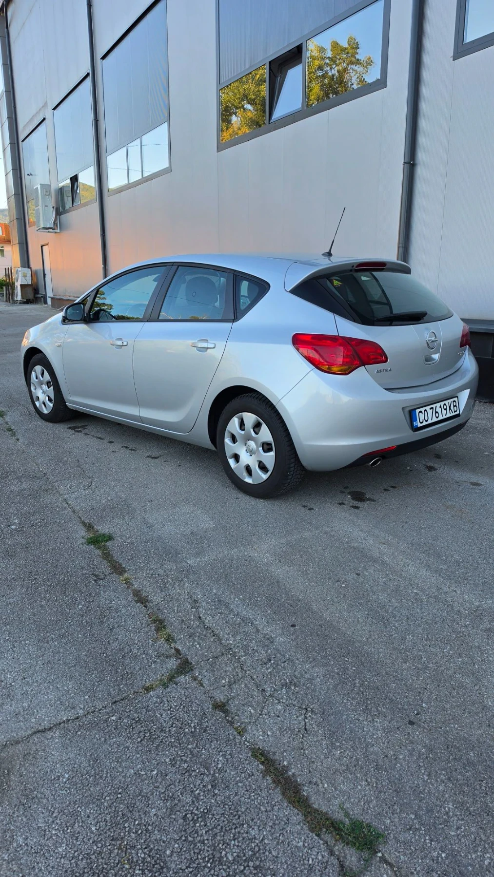 Opel Astra 1.4Turbo Газ. Инж. 6ск, снимка 6 - Автомобили и джипове - 55971091