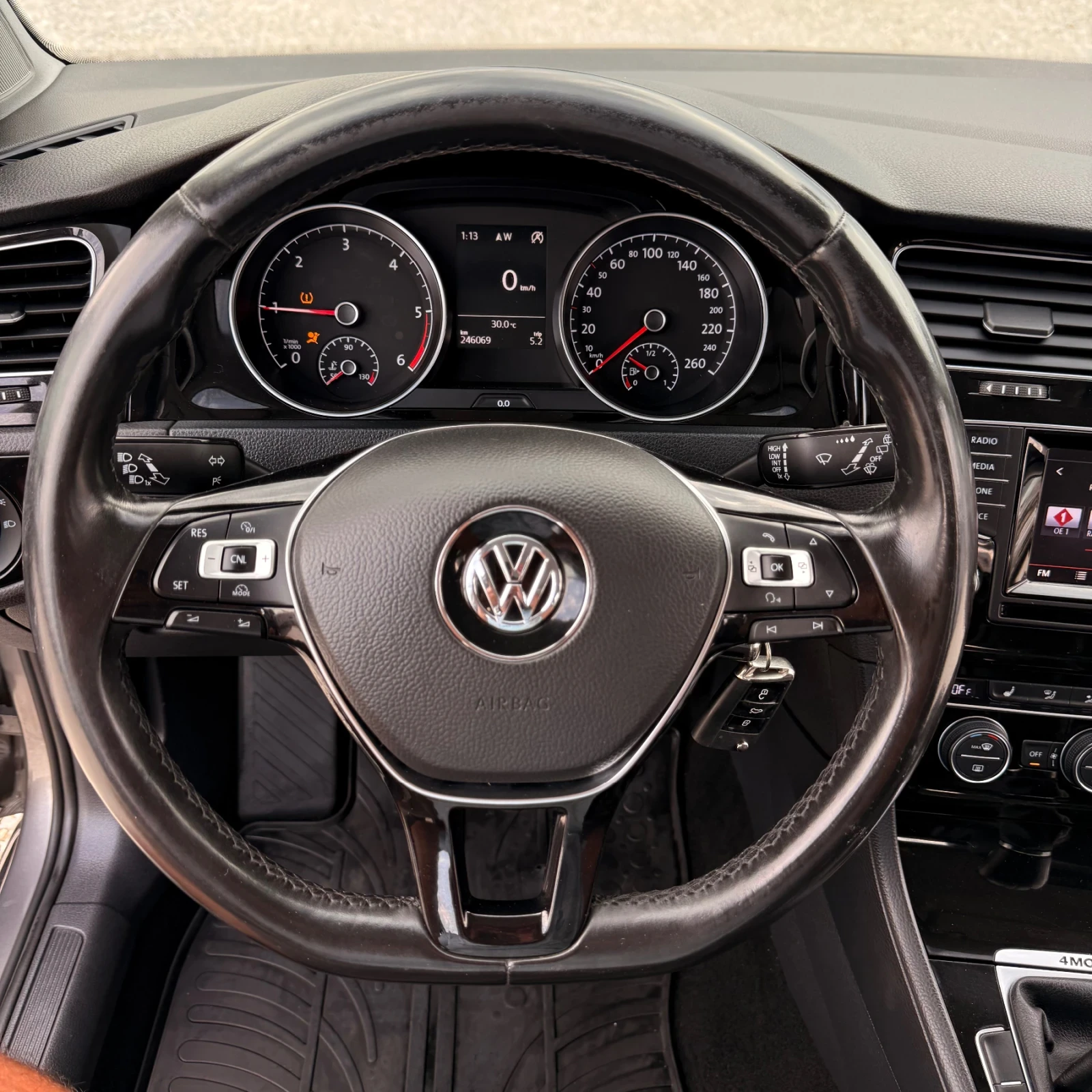 VW Golf ЛИЗИНГ-1.6TDi-4motion, снимка 14 - Автомобили и джипове - 56045822