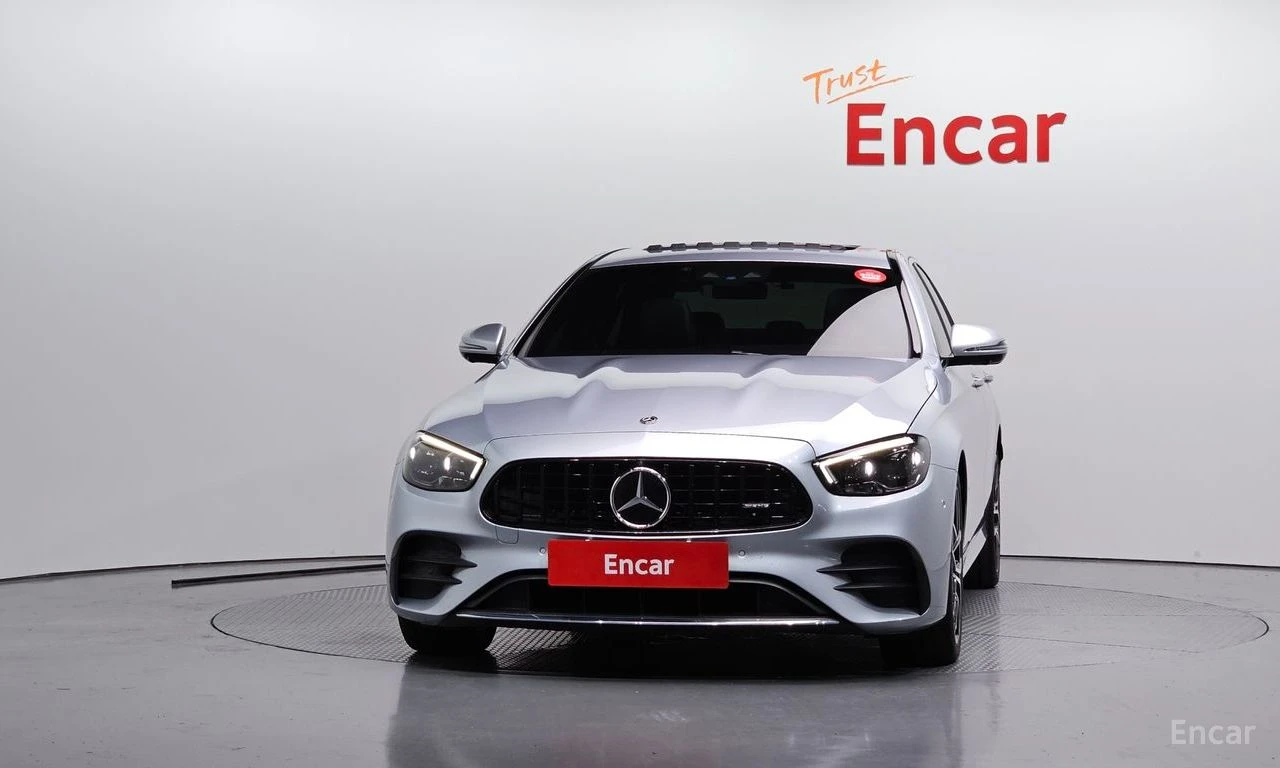 Mercedes-Benz E 220 4MATIC* AMG* LINE* BURMESTER* ДИСТРОНИК* ХЕДЪП* 36, снимка 3 - Автомобили и джипове - 56141442