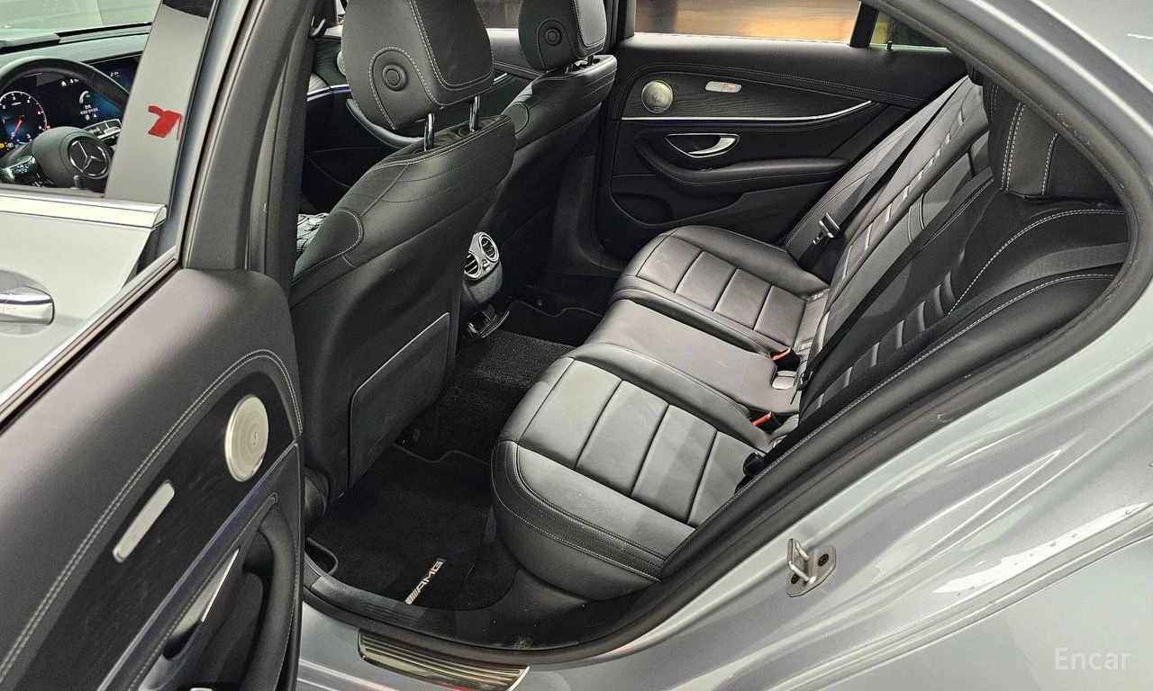 Mercedes-Benz E 220 4MATIC* AMG* LINE* BURMESTER* ДИСТРОНИК* ХЕДЪП* 36, снимка 16 - Автомобили и джипове - 56141442
