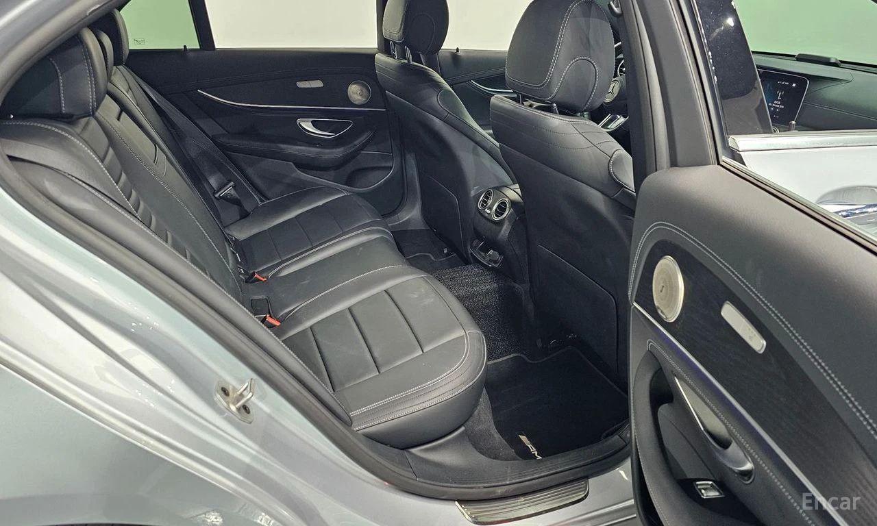 Mercedes-Benz E 220 4MATIC* AMG* LINE* BURMESTER* ДИСТРОНИК* ХЕДЪП* 36, снимка 15 - Автомобили и джипове - 56141442