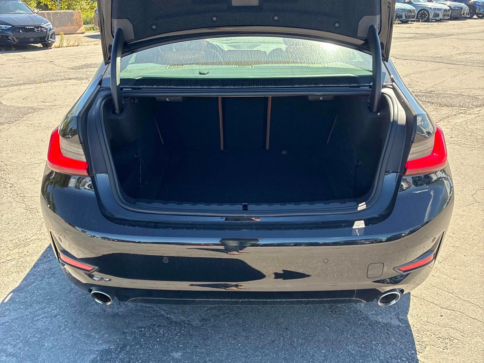 BMW 330 * xDrive * CARFAX * , снимка 16 - Автомобили и джипове - 56144416