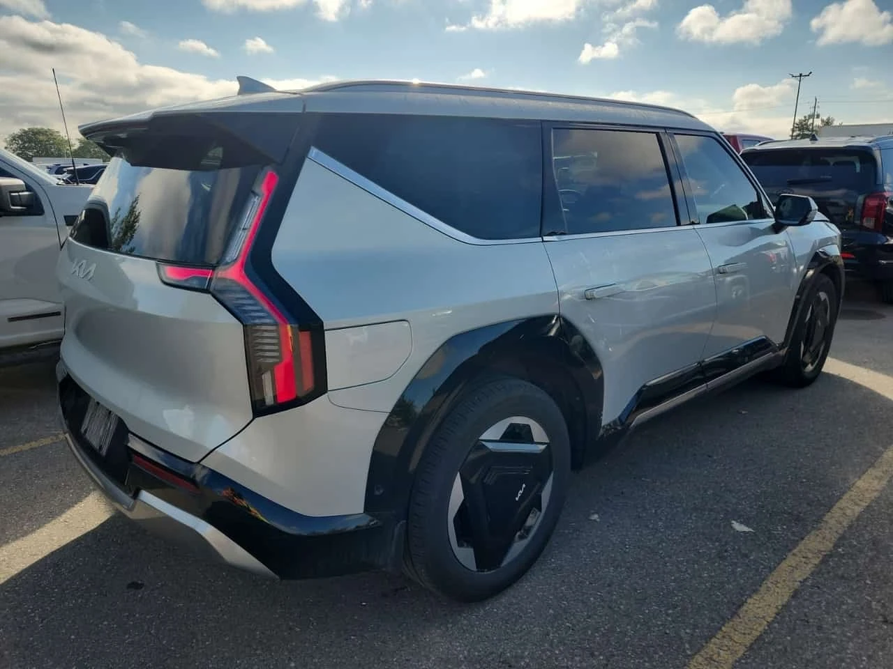 Kia EV9 Awd Land W/premium Package| Meridian| 7 Места| | , снимка 2 - Автомобили и джипове - 56252815