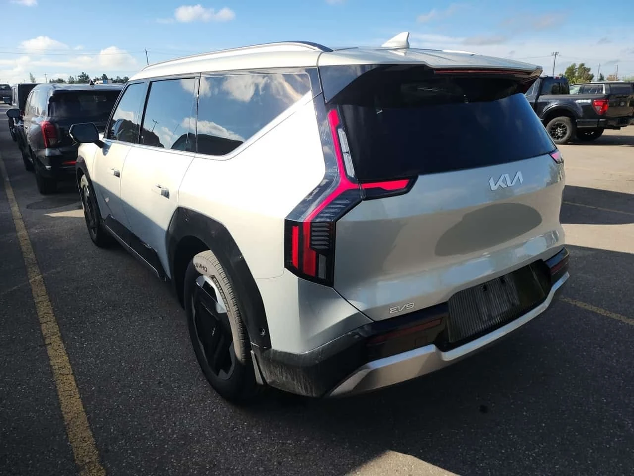 Kia EV9 Awd Land W/premium Package| Meridian| 7 Места| | , снимка 6 - Автомобили и джипове - 56252815
