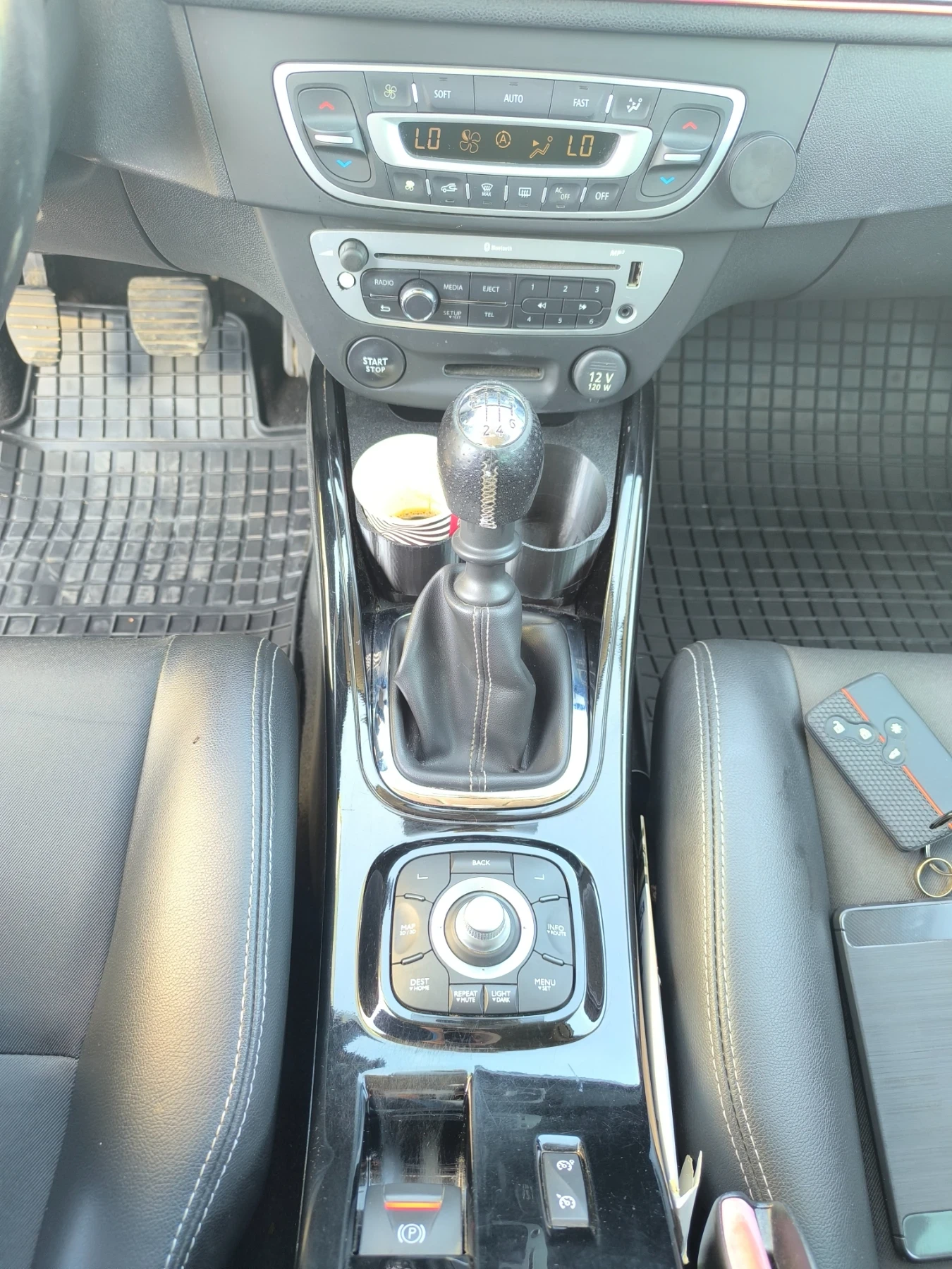 Renault Megane 1.4 TCE Bose Edition , снимка 10 - Автомобили и джипове - 56440782