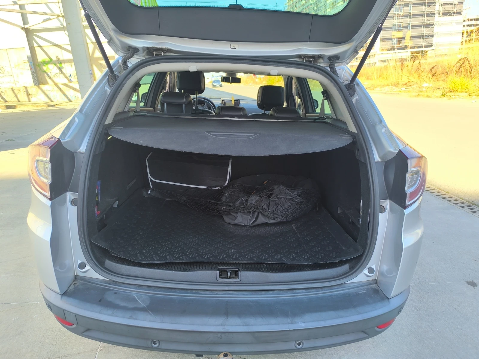Renault Megane 1.4 TCE Bose Edition , снимка 6 - Автомобили и джипове - 56440782
