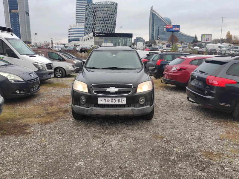 Chevrolet Captiva 2.4 BENZIN 4x4 7м., снимка 2 - Автомобили и джипове - 48619945