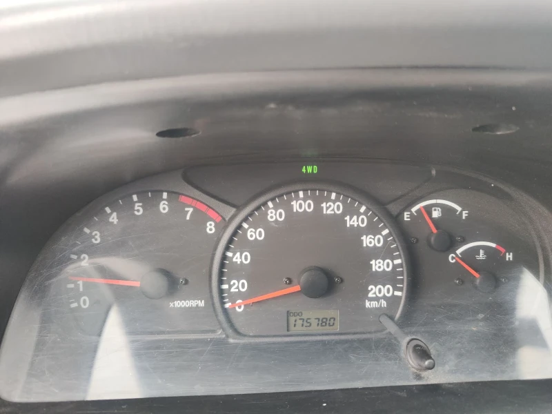 Suzuki Grand vitara 2.5 LPG KLIMA 4#4, снимка 15 - Автомобили и джипове - 53091005