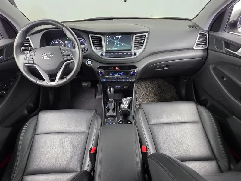 Hyundai Tucson Diesel 2.0 4Wd Premium, снимка 7 - Автомобили и джипове - 55615948