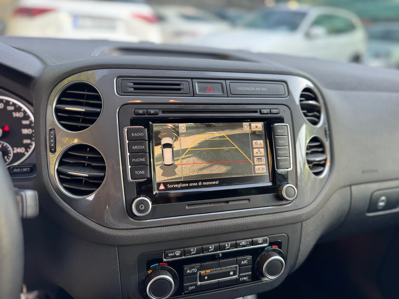 VW Tiguan 2.0TDI* 4motion* DSG - изображение 8