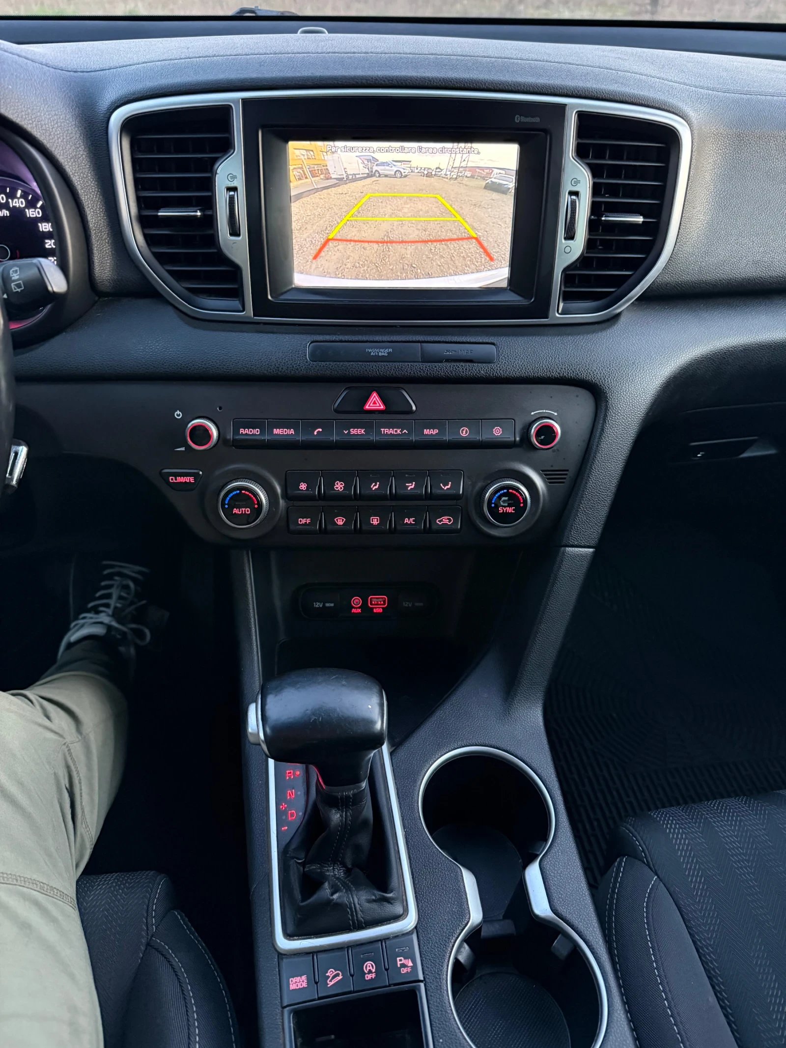 Kia Sportage 1.7 CRDI ЛИЗИНГ, снимка 14 - Автомобили и джипове - 53819621