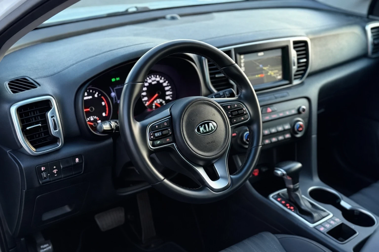 Kia Sportage 1.7 CRDI ЛИЗИНГ, снимка 9 - Автомобили и джипове - 53819621