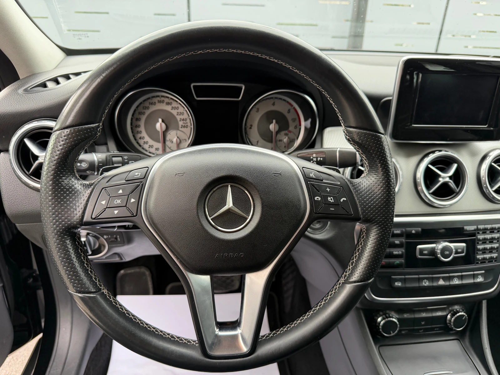 Mercedes-Benz GLA 220 220CDI 4MATIC AUTOMATIC OBSLUJEN A-Q EURO 6B, снимка 11 - Автомобили и джипове - 54356173
